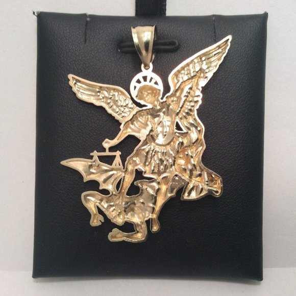 10k Gold Saint Michael Archangel and Devil Pendant 10.5gr - Picture 2 of 8